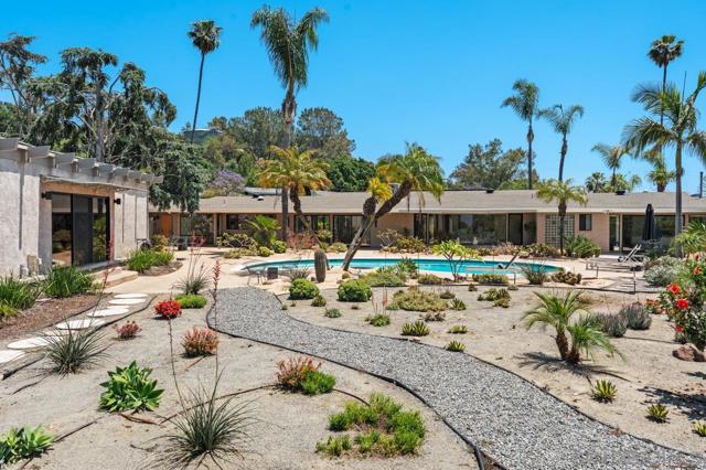 11020 Horizon Hills Dr, El Cajon CA: https://media.crmls.org/mediaz/01e8f5c2-e39b-4e8e-885c-320af7b15477.jpg