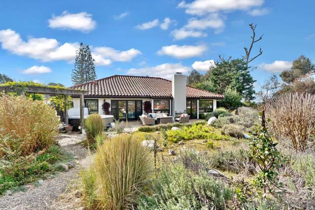 350 Punta Baja Dr, Solana Beach CA: https://media.crmls.org/mediaz/01e9a382-1149-4734-9199-dbaccabbe108.jpg