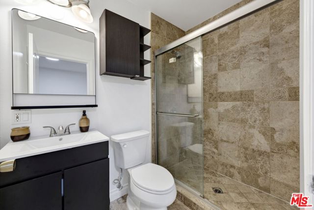 10109 Gloria Avenue, North Hills CA: https://media.crmls.org/mediaz/01ea6f22-5400-4fe7-beb1-7bca7a9e7fef.jpg