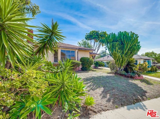 5452 Mount Helena Avenue, Los Angeles, California 90041, 3 Bedrooms Bedrooms, ,2 BathroomsBathrooms,Single Family Residence,For Sale,Mount Helena,25500627