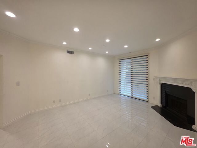 12000 Goshen Avenue, Los Angeles CA: https://media.crmls.org/mediaz/01eb542e-14e2-41d8-b790-422e8b64879f.jpg