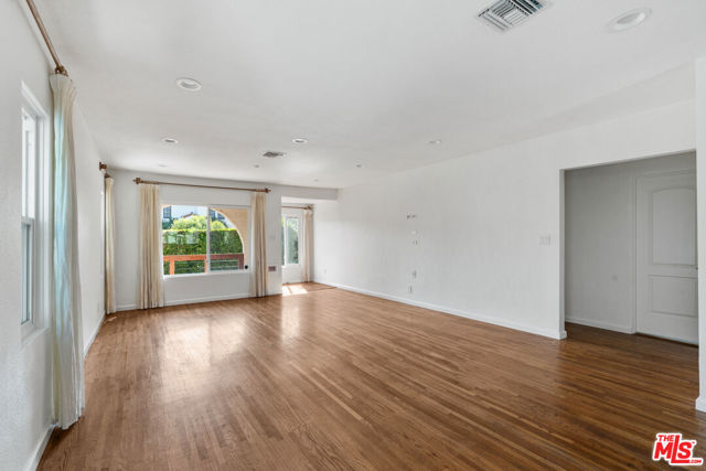 4031 Edenhurst Avenue, Los Angeles CA: https://media.crmls.org/mediaz/01eb6c58-5b08-4176-a176-dce372b8cabf.jpg