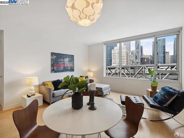 0 501 Beale Street, San Francisco CA: https://media.crmls.org/mediaz/01eb9148-e656-486f-ae06-17bd66995e83.jpg
