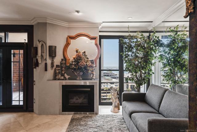 500 W Harbor, San Diego CA: https://media.crmls.org/mediaz/01ebaee5-ac75-4f1f-88c5-11c6b5709def.jpg
