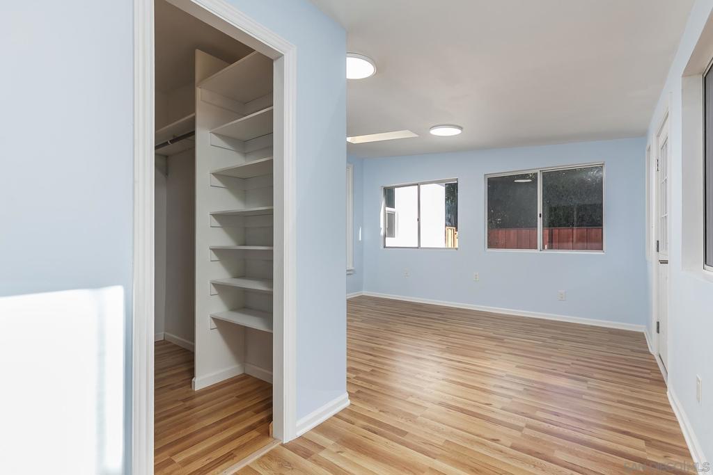 MLS #250045943SD image #31