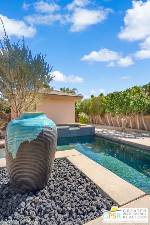 7 Ridgeline Way, Rancho Mirage, CA 92270