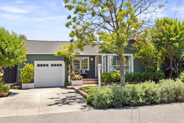 2061 Oakley Avenue, Menlo Park CA: https://media.crmls.org/mediaz/01ec46bc-99e1-4c9c-be88-aafae9c81c79.jpg