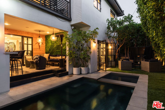 3159 Thatcher Avenue, Marina del Rey CA: https://media.crmls.org/mediaz/01eccfee-52f2-401d-9a84-745ec6ac1a87.jpg