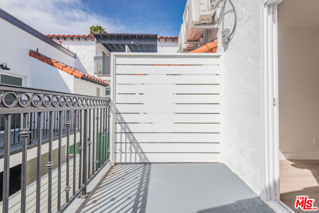 2757 Andreo, Torrance CA: https://media.crmls.org/mediaz/01edb504-203c-4305-9633-b23fe736f0d3.jpg