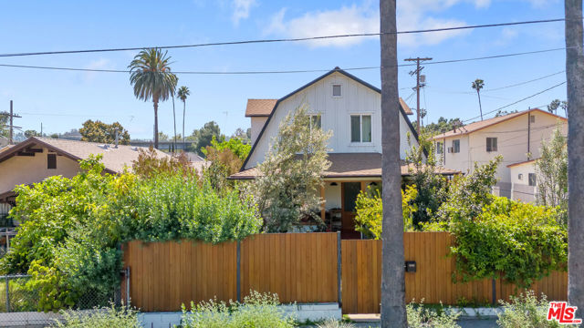 6300 Arroyo Glen Street, Los Angeles CA: https://media.crmls.org/mediaz/01eddb2c-567c-4a79-a173-7f553c709aa6.jpg