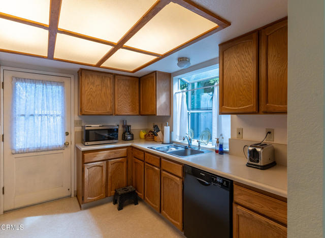 170 Hocker Lane, Fort Bragg CA: https://media.crmls.org/mediaz/01ee31b7-dbd5-46ca-bc61-e19e3c4df9c7.jpg