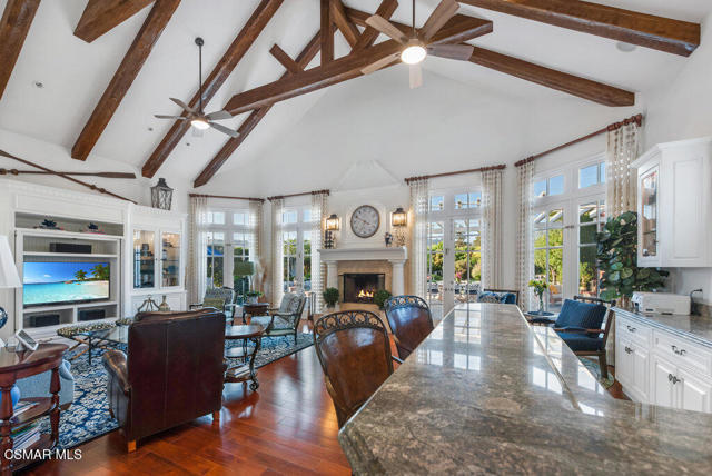 1816 Brittany Park Road, Camarillo CA: https://media.crmls.org/mediaz/01eeb721-149f-4410-a43f-c16d4845adbf.jpg