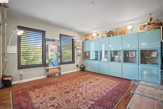 379 Yukon Way, Livermore CA: https://media.crmls.org/mediaz/01eec385-88fb-4219-bde3-1cf5452836c7.jpg