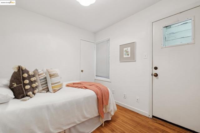 1626 Kains Ave., Berkeley CA: https://media.crmls.org/mediaz/01ef1233-b771-4de9-aa38-2b83ab74303d.jpg