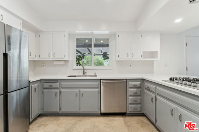 13443 Bayliss Road, Los Angeles CA: https://media.crmls.org/mediaz/01ef27d0-e1be-4963-a2d7-9d39ed061ef6.jpg