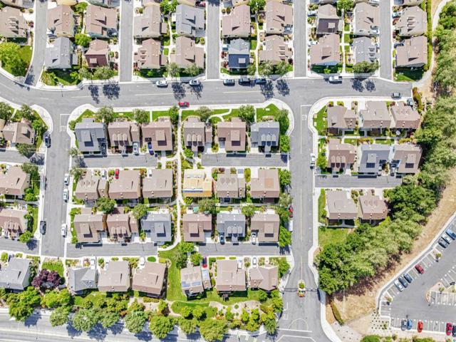 1554 Rosette Way, Gilroy CA: https://media.crmls.org/mediaz/01ef5547-aa93-46c5-954a-44ffe4df2ea4.jpg
