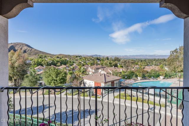 263 Morro Way, Simi Valley CA: https://media.crmls.org/mediaz/01ef6b8e-4391-4434-ba1a-085d2a3604c0.jpg