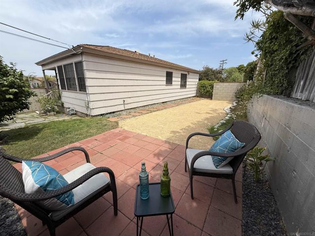 1205 Park Row, La Jolla CA: https://media.crmls.org/mediaz/01efdf60-c161-4e62-b904-bbb477c09138.jpg