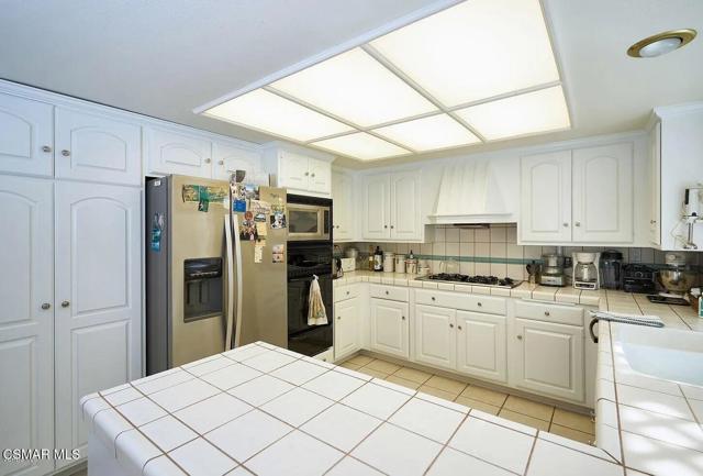 29140 Quail Run Drive, Agoura Hills CA: https://media.crmls.org/mediaz/01f0422c-d5a7-445d-93ed-484554c6265c.jpg