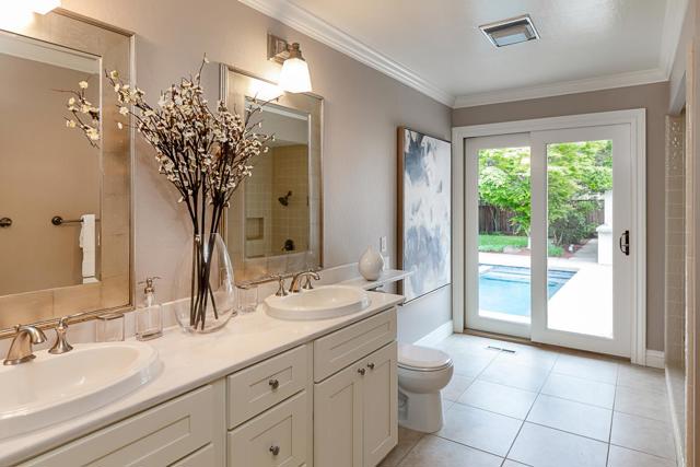 24139 Summerhill Avenue, Los Altos CA: https://media.crmls.org/mediaz/01f0b68d-37d9-4c17-b310-eb4b2eb104a4.jpg