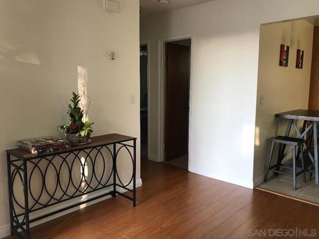 4819 Ingraham St, San Diego CA: https://media.crmls.org/mediaz/01f17442-5193-4772-8466-f62fce6e8a98.jpg