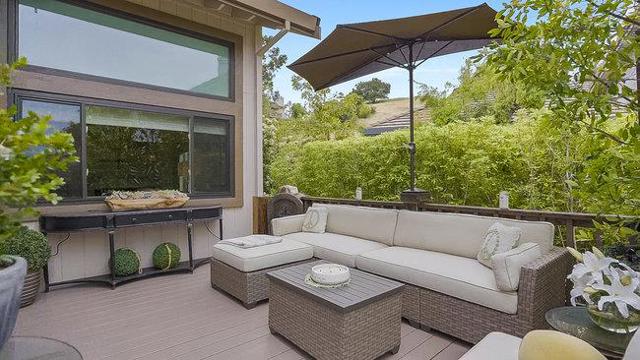 5958 Dry Oak Drive, San Jose CA: https://media.crmls.org/mediaz/01f1b423-8939-4892-9159-214904fce7e2.jpg