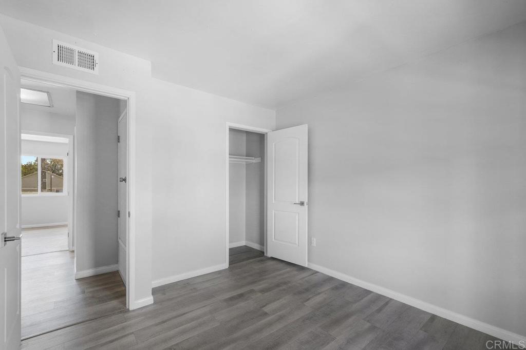 https://media.crmls.org/mediaz/01f295e6-ff64-421a-a185-bd4a0314ee52.jpg?preset=X-Large