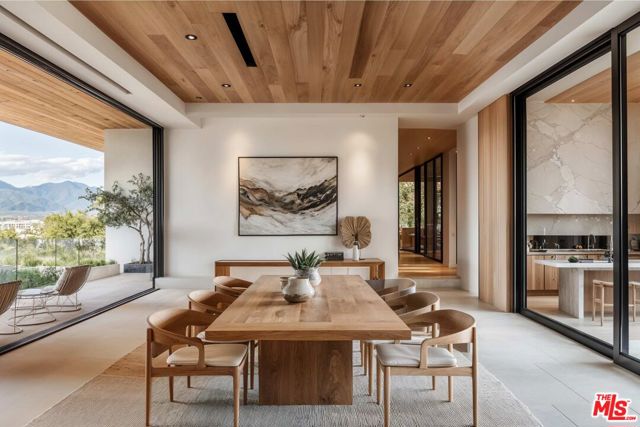 1510 N Tigertail Road, Los Angeles CA: https://media.crmls.org/mediaz/01f36bbd-1100-49bf-b7b5-53ce17f4ed42.jpg