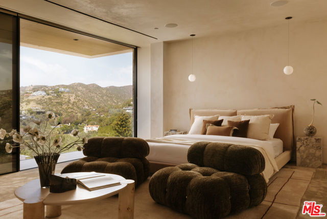 Drew Fenton | 684 Firth Avenue Los Angeles CA | MLS: 7726795