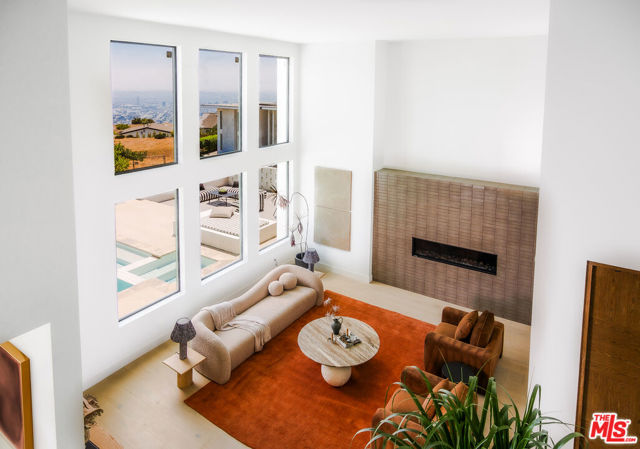 2380 Venus Drive, Los Angeles CA: https://media.crmls.org/mediaz/01f4dc0b-9203-4cb7-9caa-e4440f6bd4a4.jpg