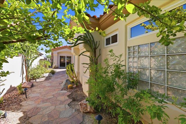 370 Gold Canyon Drive, Palm Desert, CA 92211