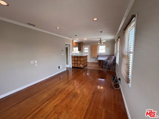 5037 W 126th Street, Hawthorne CA: https://media.crmls.org/mediaz/01f5d911-a15e-4d03-9ba9-d141f62db0fc.jpg