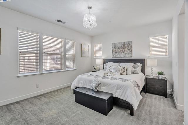 705 Cannery Pl, San Jose CA: https://media.crmls.org/mediaz/01f5edee-fd7a-4c1e-969c-5bdb39be55f7.jpg
