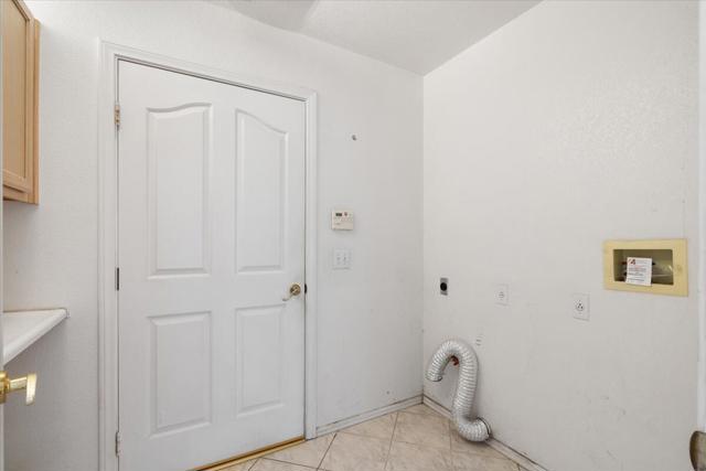 41995 Hemingway Court, Palm Desert CA: https://media.crmls.org/mediaz/01f5f9cf-f438-4d0f-8203-95ad0523e902.jpg
