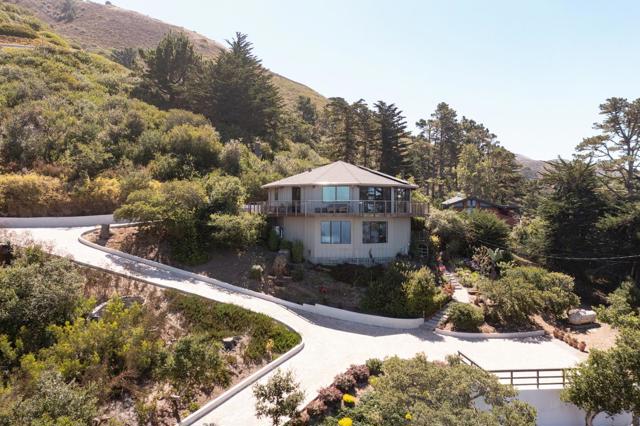 209 Crest Road, Carmel CA: https://media.crmls.org/mediaz/01f62586-4021-427d-bf47-67e445d08a0c.jpg