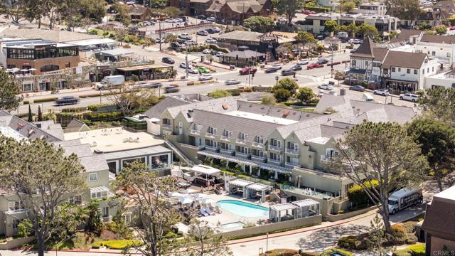 1562 Camino Del Mar, Del Mar CA: https://media.crmls.org/mediaz/01f68e49-e087-422b-a38b-a2f50a6a4043.jpg