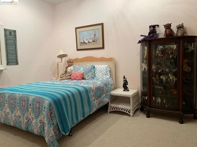 Image 30 of 48 For 16160 Willow Glen Rd