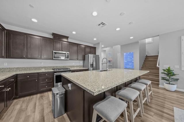 Detail Gallery Image 11 of 49 For 38589 Fairfield, Murrieta,  CA 92563 - 4 Beds | 4/1 Baths