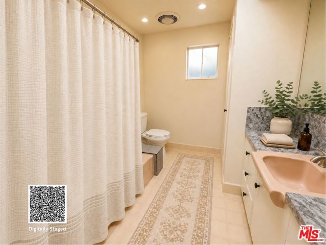 13523 Hartland Street photo 18