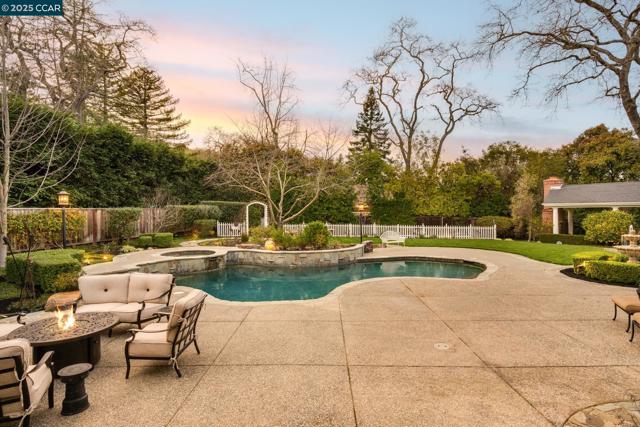 45 Lark Pl, Alamo CA: https://media.crmls.org/mediaz/01f879d1-7df1-41c2-be8e-70a67ef40e21.jpg