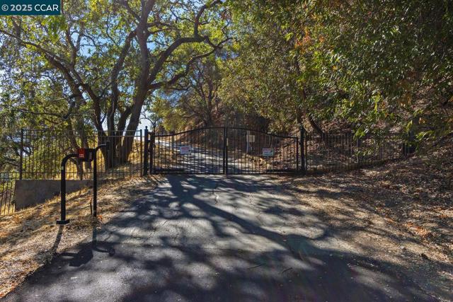 0 Monticello Rd., Lafayette CA: https://media.crmls.org/mediaz/01f8ad05-48f2-47a4-bc57-0b77537d854a.jpg
