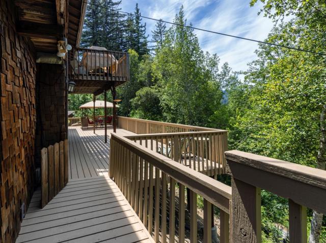 646 Blue Ridge Drive, Boulder Creek CA: https://media.crmls.org/mediaz/01f8deb8-2adf-476a-a71e-441ee30a513f.jpg