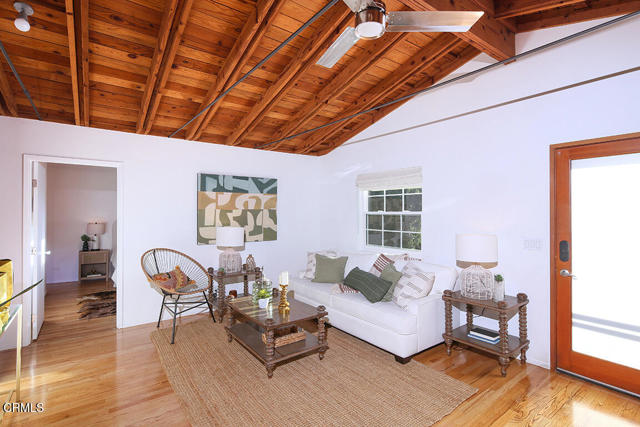 Detail Gallery Image 8 of 42 For 3363 Hollydale Dr, Los Angeles,  CA 90039 - 3 Beds | 3/1 Baths