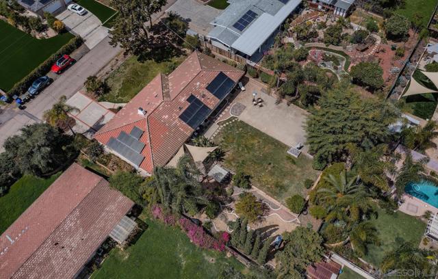 1654 Palomino Ln, Escondido CA: https://media.crmls.org/mediaz/01f96d3f-1a8b-4a02-ab78-291f10ce929c.jpg