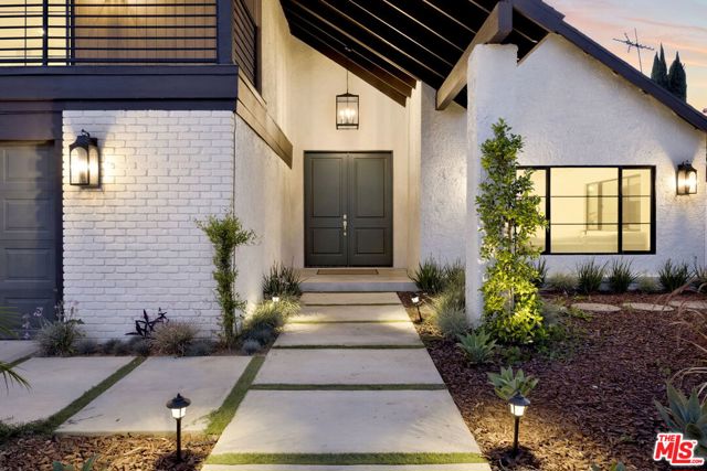 8815 Sari Avenue photo 3