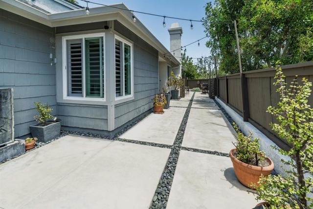 6848 Xana Way, Carlsbad CA: https://media.crmls.org/mediaz/01f9c8d3-acf8-4319-aa97-e986ea2dd72b.jpg