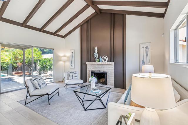 11 N Jim Elder Drive, Campbell CA: https://media.crmls.org/mediaz/01fa8297-fa27-48ef-9a40-c230031996ac.jpg