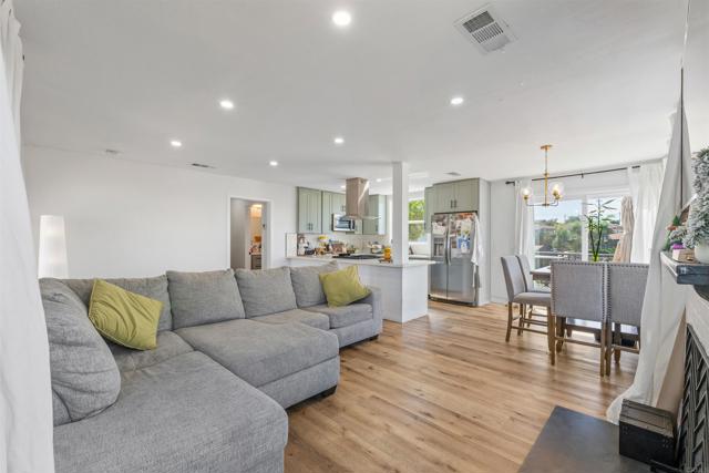 Detail Gallery Image 7 of 33 For 5535 Churchward St, San Diego,  CA 92114 - 3 Beds | 2 Baths