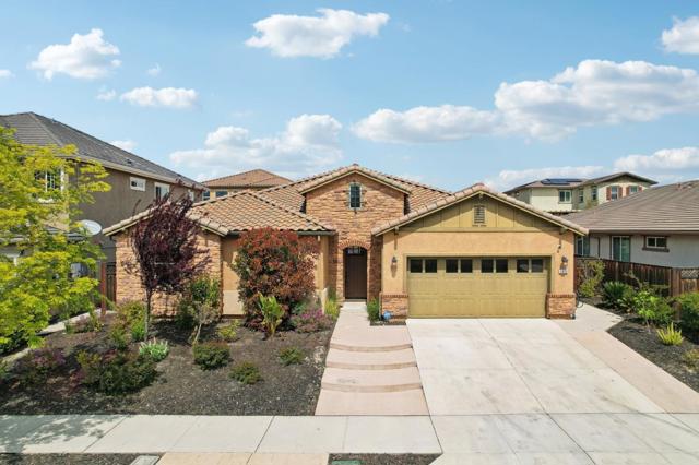 5476 Pinnacle View Way, Antioch CA: https://media.crmls.org/mediaz/01fafeb4-2f5c-4d56-917f-dee0d0d430ca.jpg