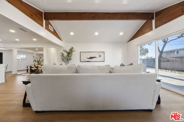 Image 26 of 70 For 19203 Galway Avenue